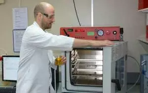 Swiss company relies on BINDER vacuum drying oven