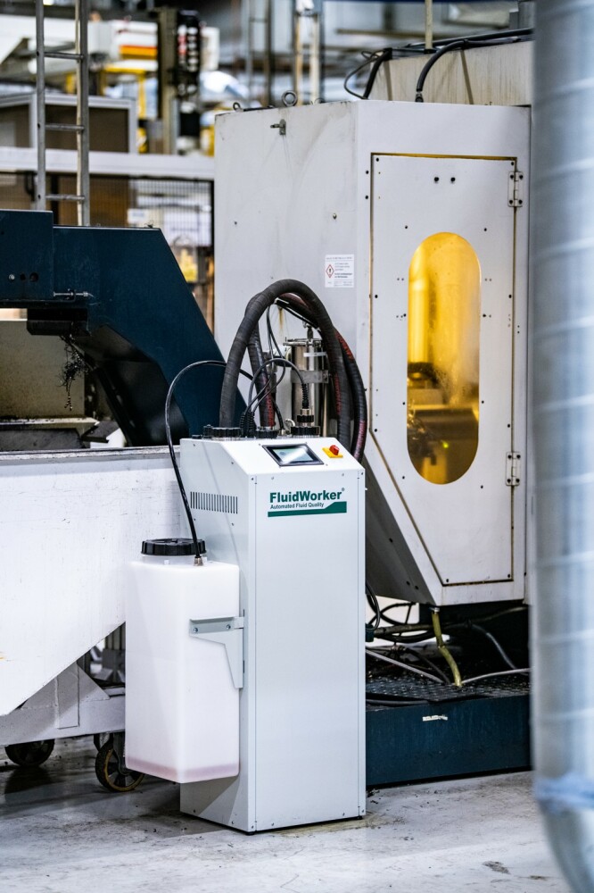 Booster for the machine tool